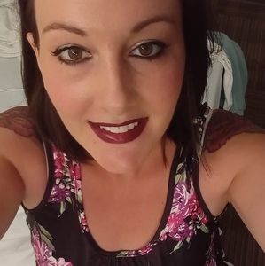 Meet your Posher, Maxine